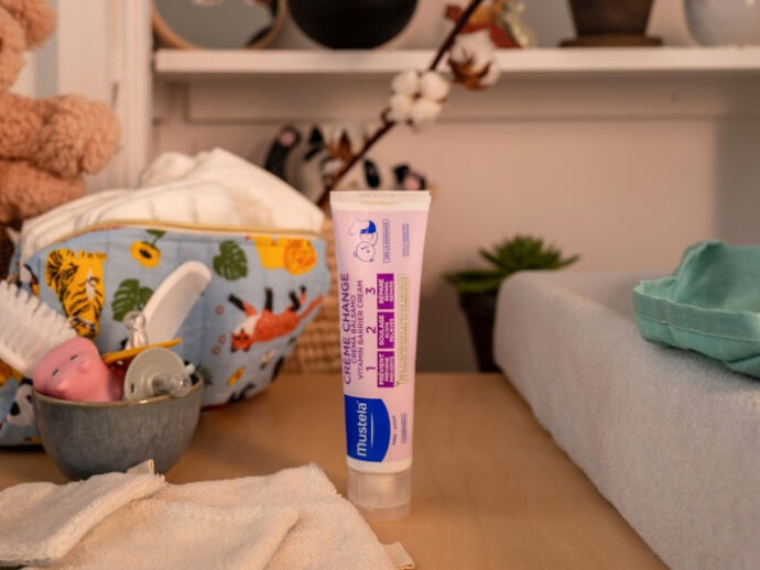 CRÈME CHANGE MUSTELA