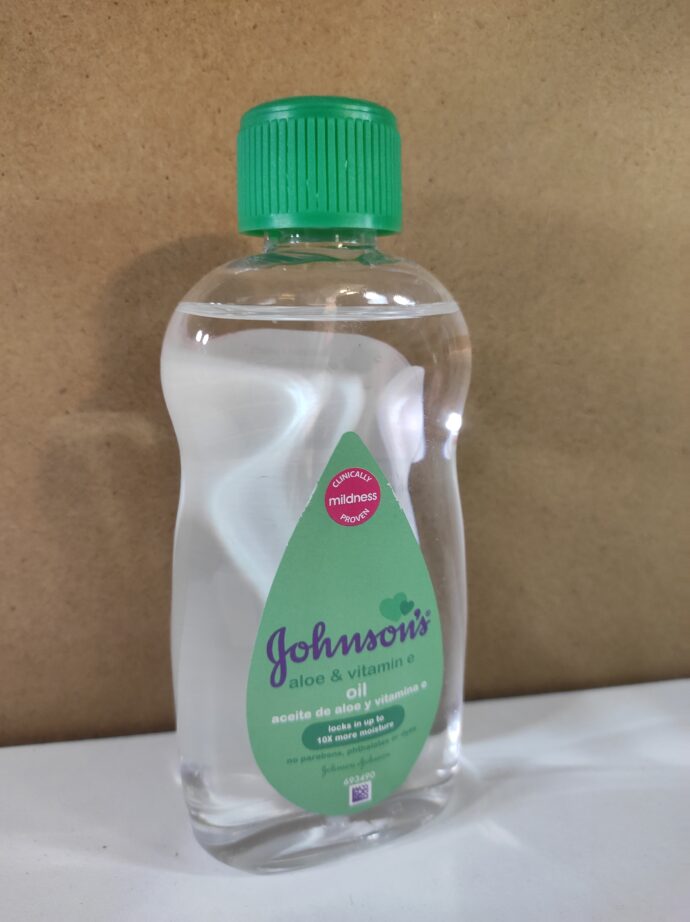 Johnson's aloe vera oil